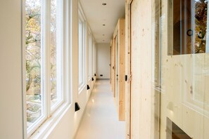 Bunk Unit Pod in Shared Dormitory (6 pods) | Hypo-allergenic bedding, in-room safe, soundproofing, free WiFi - The Green Elephant Hostel & Spa (Maastricht)