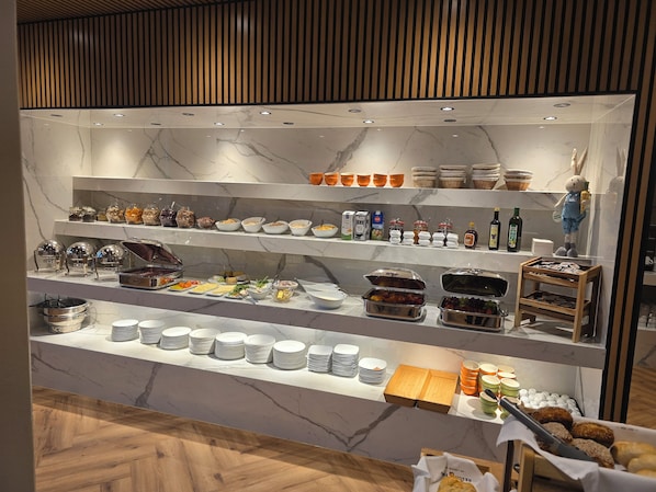 อาหารเช้าแบบบุฟเฟต์