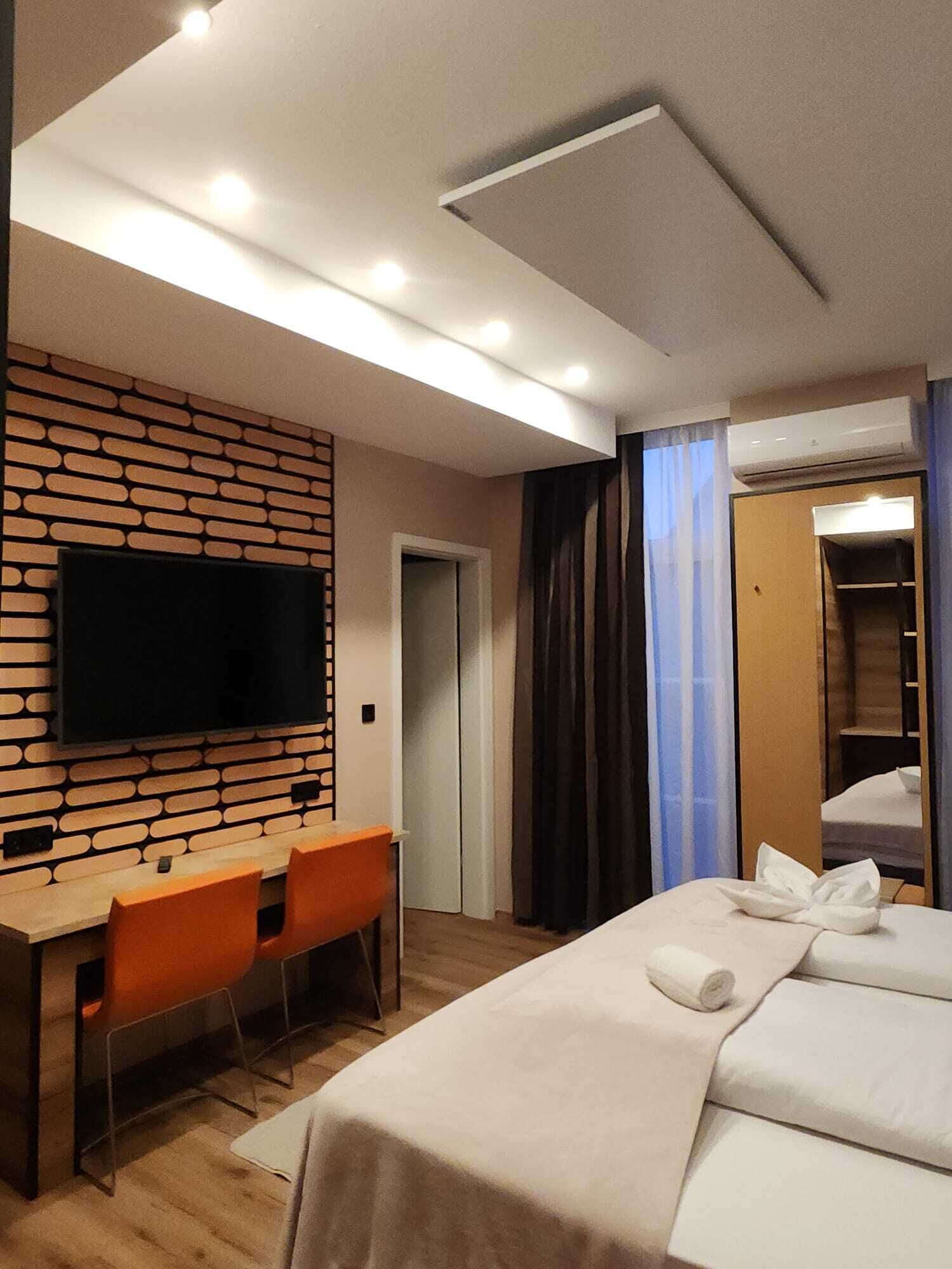 Comfort Double Room | Hypo-allergenic bedding, desk, laptop workspace, soundproofing