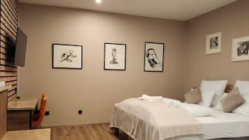 Comfort Double Room | Hypo-allergenic bedding, desk, laptop workspace, soundproofing