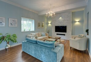 Apartment (2 Bedrooms) | Living area - Luxury Apartment Tigne Point With Pool (Sliema)