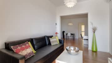 Apartment, 2 Bedrooms, Balcony, Sea View | Living room | TV
