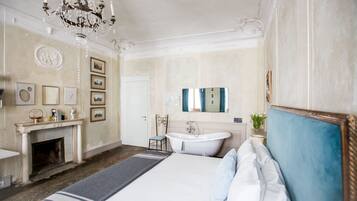 Royal Double Room | Minibar, in-room safe, soundproofing, free WiFi