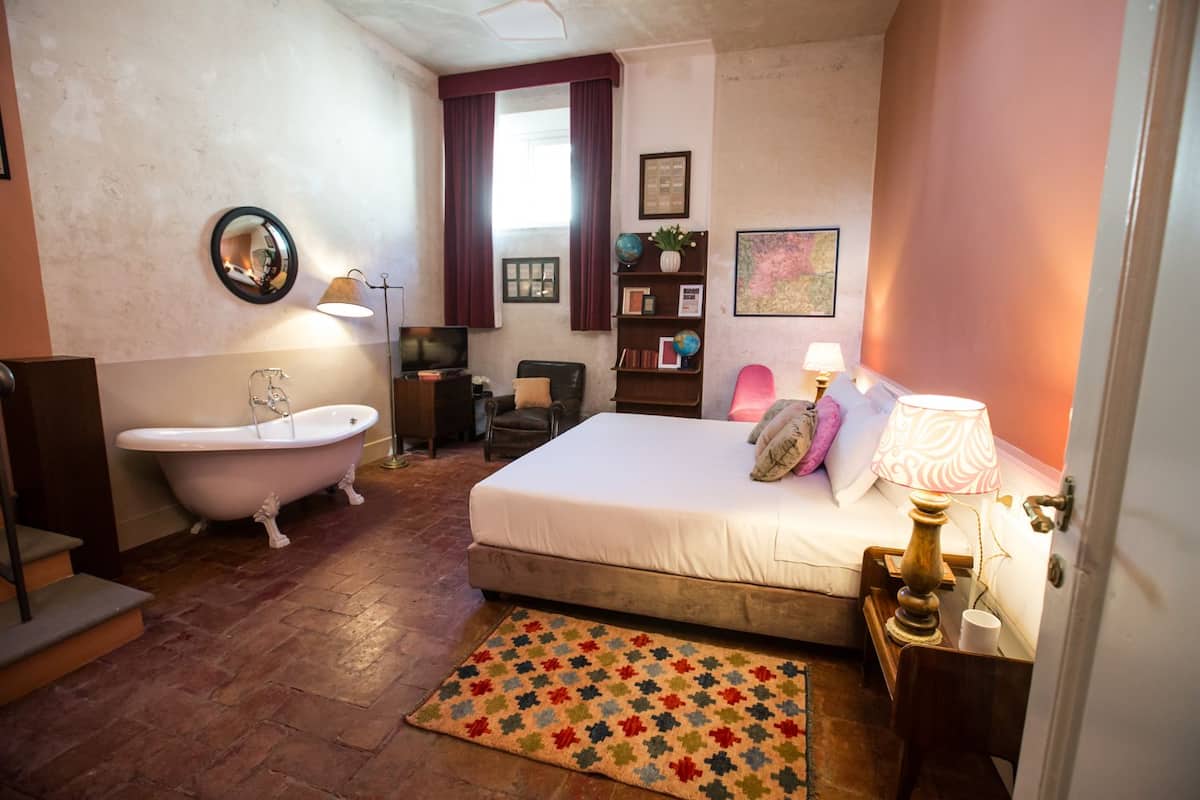 Quarto casal luxo | Frigobar, cofres nos quartos, quartos à prova de som, Wi-Fi de cortesia