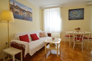 Apartment | Living area