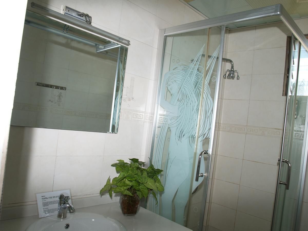 Photo - Evergreen Hotel