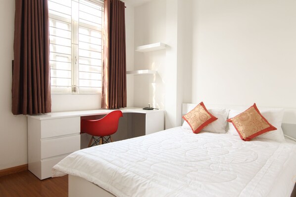 Deluxe Apartment, 1 Bedroom | Desk, soundproofing, iron/ironing board, free WiFi - Smiley Apartment 2 (Ho Chi Minh City)