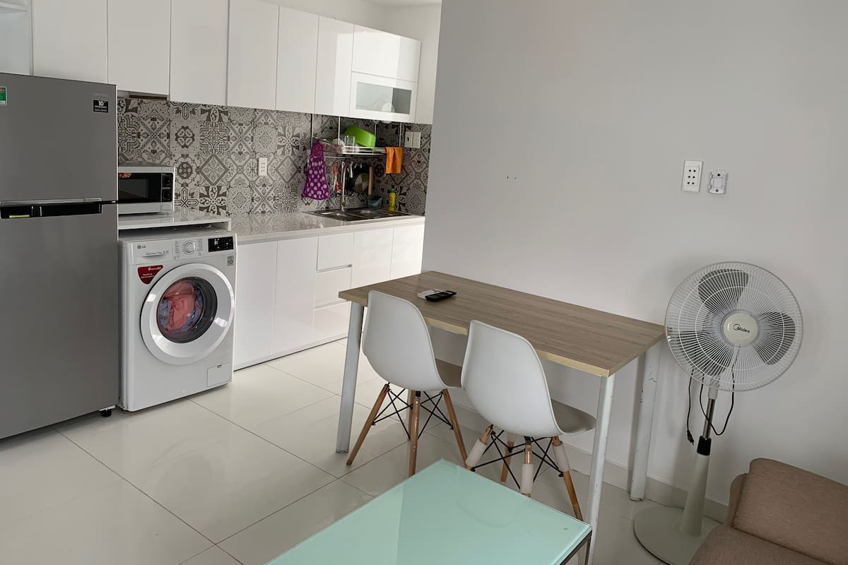 Luxury Apartment, 1 Bedroom, City View | Private kitchen | Fridge, microwave, stovetop, rice cooker
