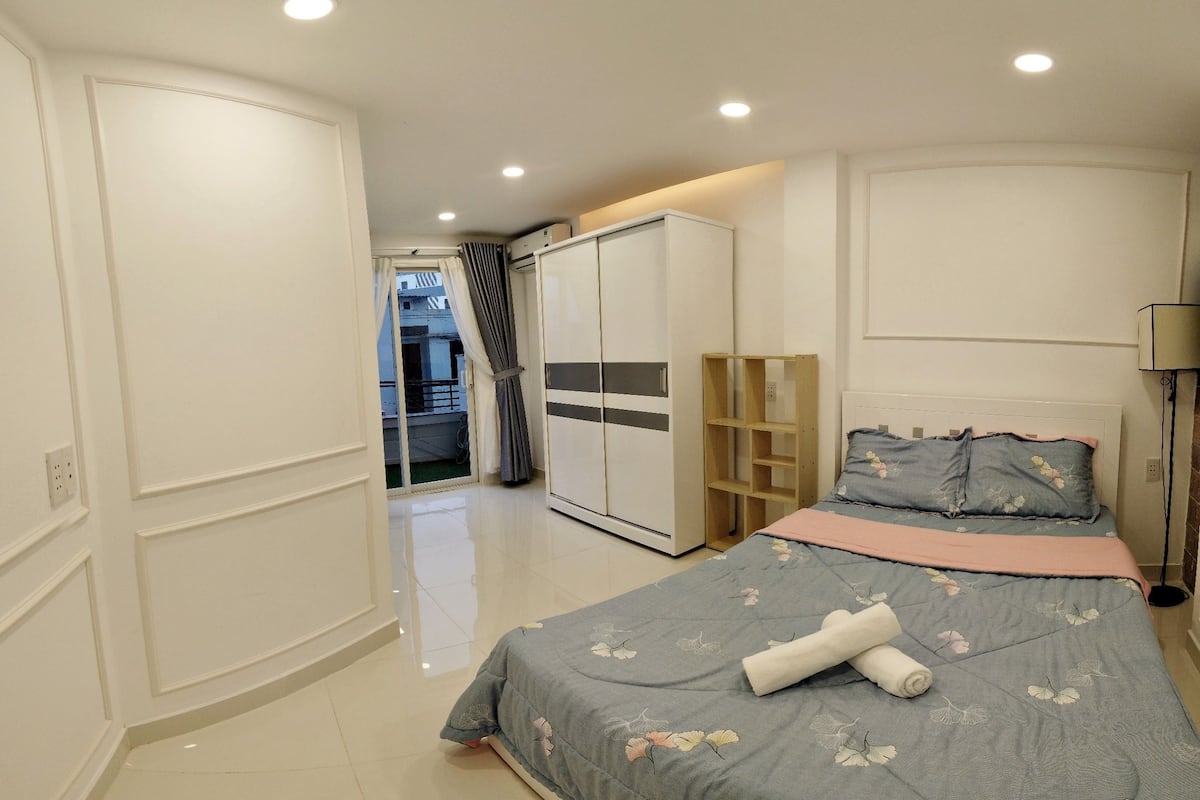 Individually furnished, soundproofing, iron/ironing board, free WiFi