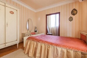 Soundproofing, iron/ironing board, rollaway beds, free WiFi - Sololaki Sweet Home Apartments Batumi (Batumi)