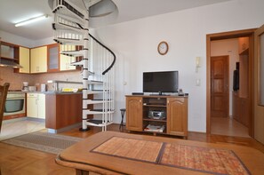 Apartemen, 3 kamar tidur | Area keluarga | TV layar datar