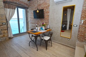 Studio, Sea View | In-room dining