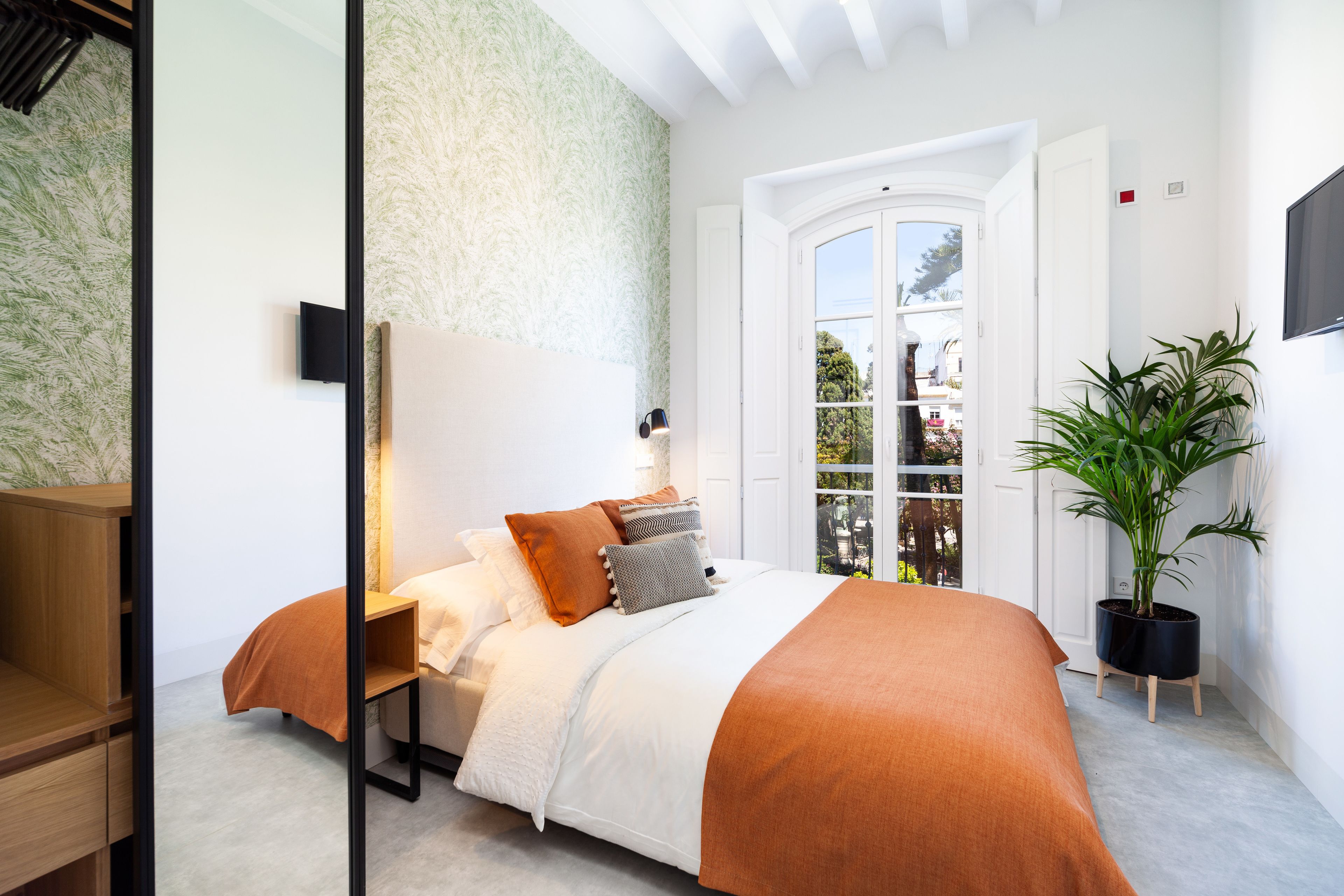 Grand Apartment, 1 Bedroom, Park View (Apt. A)