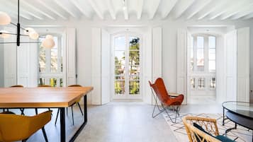 Penthouselejlighed - 2 soveværelser - balkon - parkudsigt | Premium-sengetøj, pengeskab på værelset, lydisolering