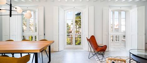 Penthouse, 2 chambres, balcon, vue parc