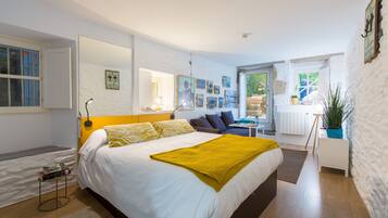 City Studio, Terrace, Garden View | 1 bedroom, individually decorated, individually furnished