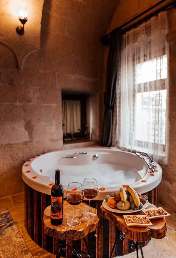 Chambre Lune de Miel | Restauration dans la chambre