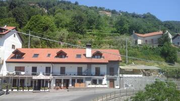Esterni