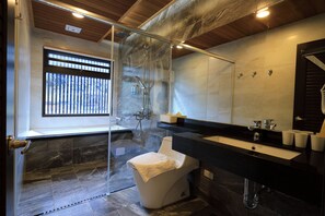 Bathroom - Go THERE B&B (Hualien City)