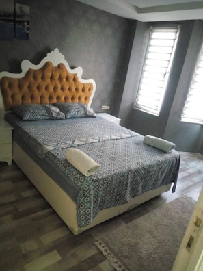 1 habitación, escritorio, tabla de planchar con plancha y wifi gratis