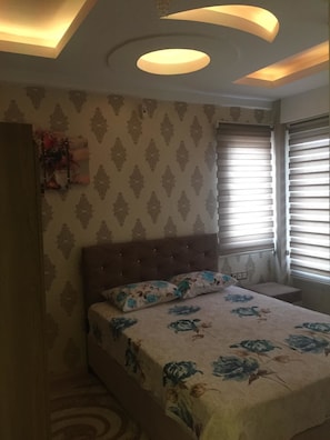 1 habitación, escritorio, tabla de planchar con plancha y wifi gratis