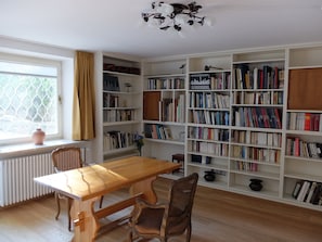 Doppelzimmer, Gartenblick | Schreibtisch, Zustellbetten, kostenloses WLAN, Bettwäsche
