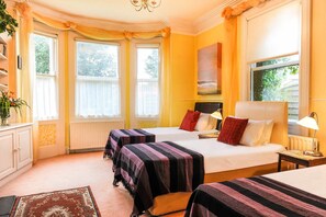 Deluxe-talo, 6 makuuhuonetta | Kannettavalle tietokoneelle sopiva työtila, pimennysverhot, äänieristys