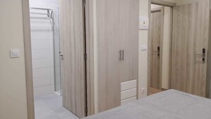 Desk, cribs (free), rollaway beds (surcharge), WiFi (free) - A Torre do Lago (Valdovino)