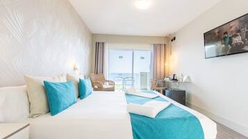 Cortinas opacas, tabla de planchar con plancha, wifi gratis