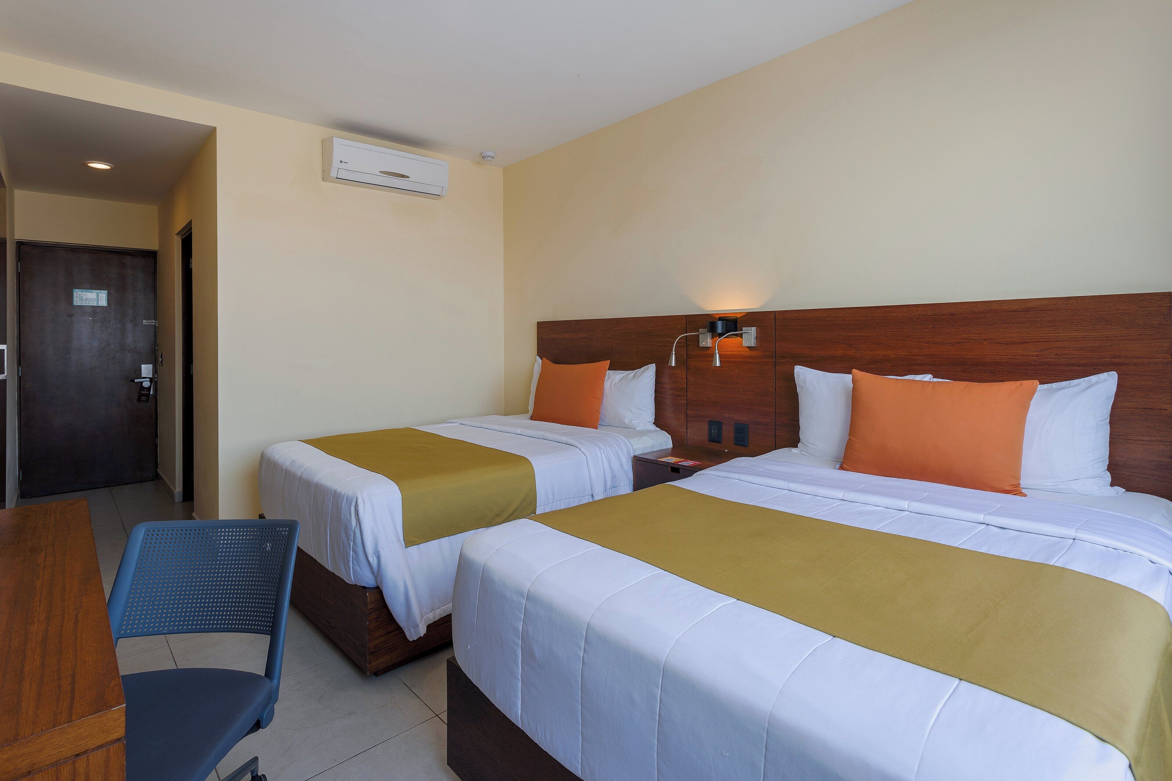 superior room, 2 double beds | desk, iron/ironing board, free wifi, bed sheets