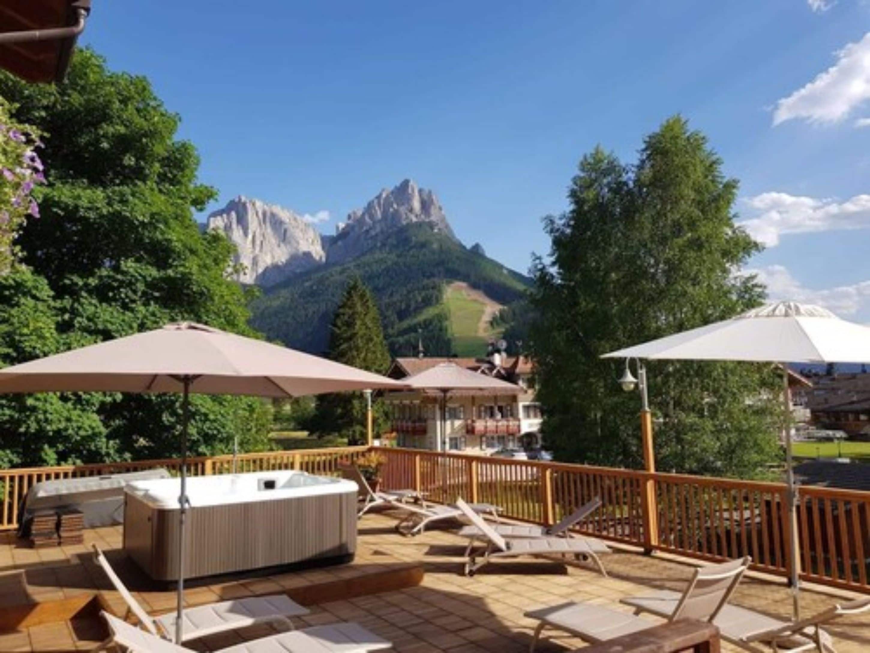 sauna, hot tub, steam room, massages