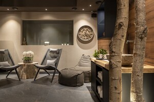 Un sauna, una bañera de hidromasaje, baño turco, masajes