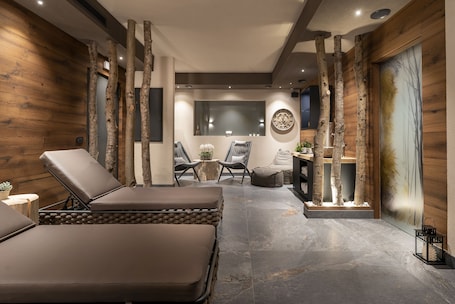 Sauna, Whirlpool, Dampfbad, Massageanwendungen. X Alp Hotel