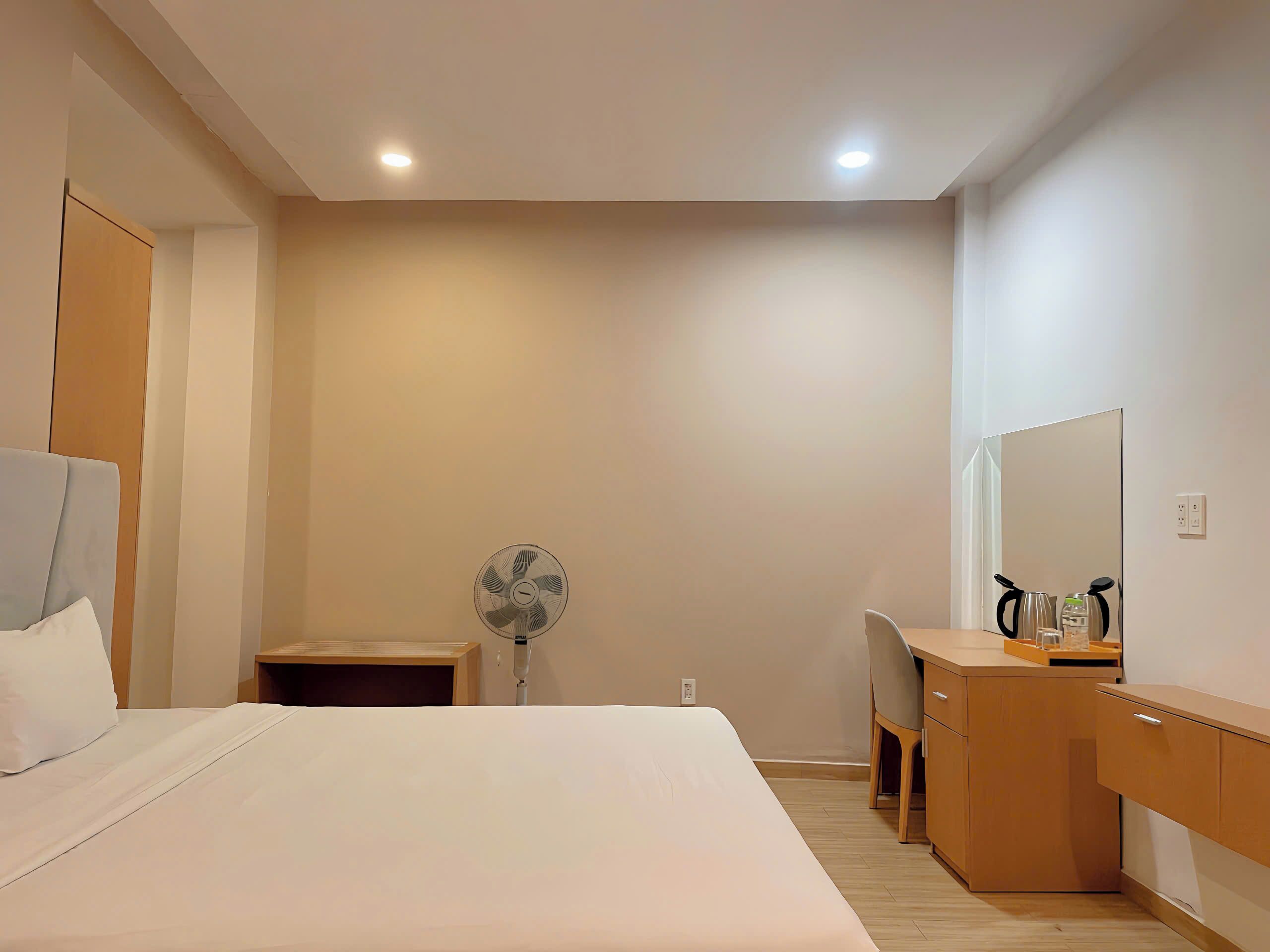 Standard Double Room, 1 Queen Bed | Premium bedding, pillowtop beds, individually decorated