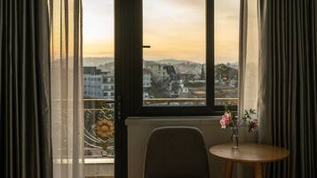 Habitación doble Premier | Ropa de cama de alta calidad y camas con pillow-top