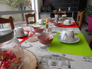Desayuno continental incluido todos los días