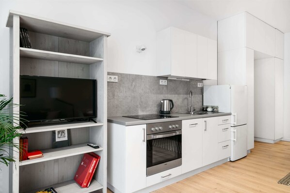 Lägenhet Comfort (6/35) | Eget kök | Stort kylskåp, ugn, spishäll och diskmaskin