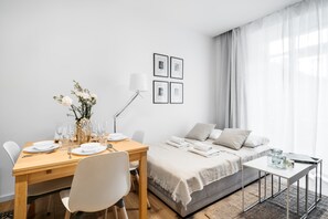 1 bedroom, hypo-allergenic bedding, soundproofing, iron/ironing board - Art Studios - LoftAffair (Kraków)