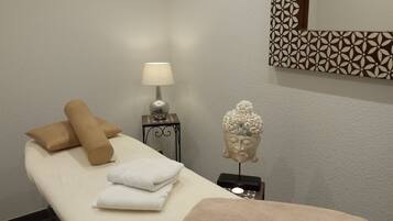 Diepe bindweefselmassages, sportmassages, massagebehandelingen