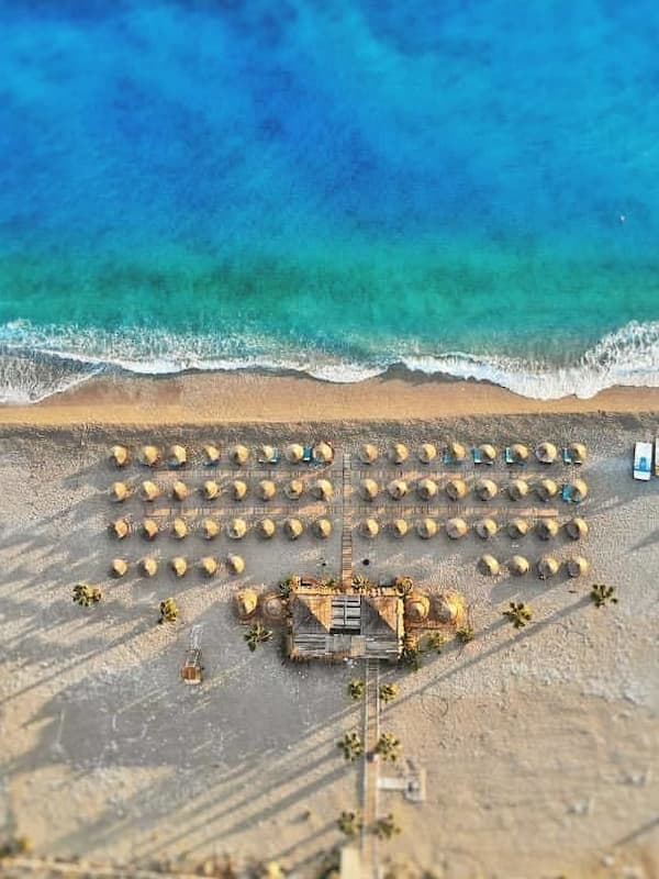 Private beach, sun loungers, beach umbrellas, beach bar
