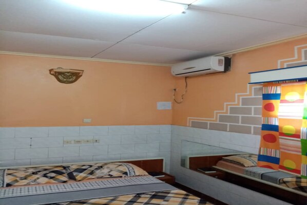 Room, 1 Double Bed, Courtyard View