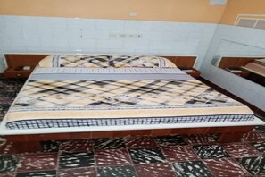 Room, 1 Double Bed, Courtyard View