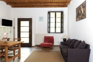 Lägenhet - 1 sovrum | Vardagsrum | Platt-tv