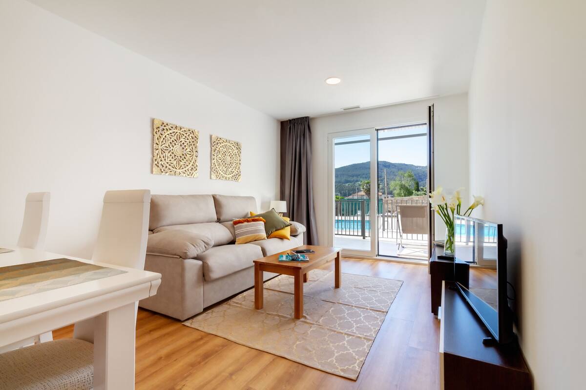 Apartamento, 2 habitaciones | Escritorio, sistema de insonorización, tabla de planchar con plancha