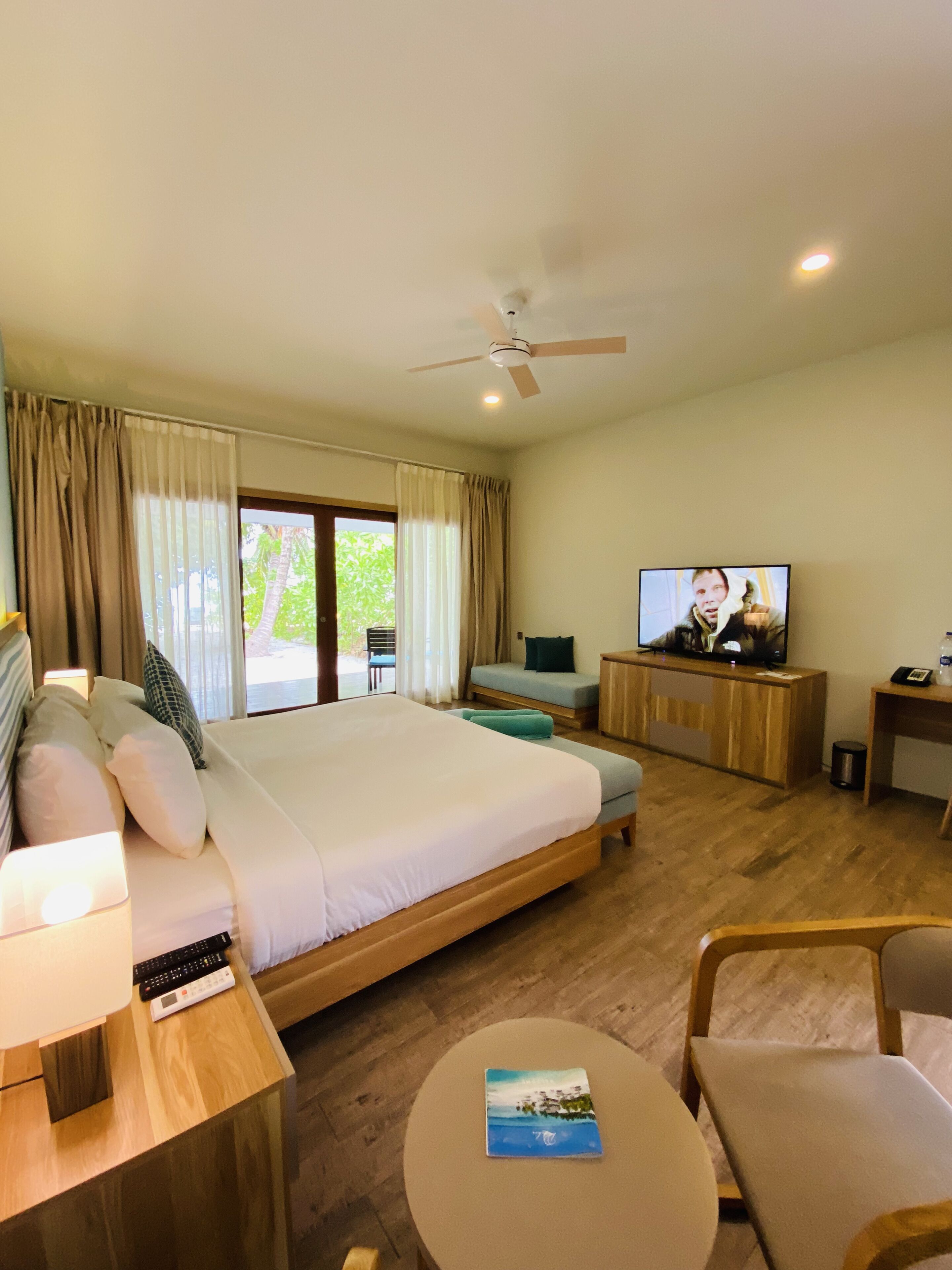 villa, 1 king bed, ocean view | 1 bedroom, minibar, in-room safe, desk