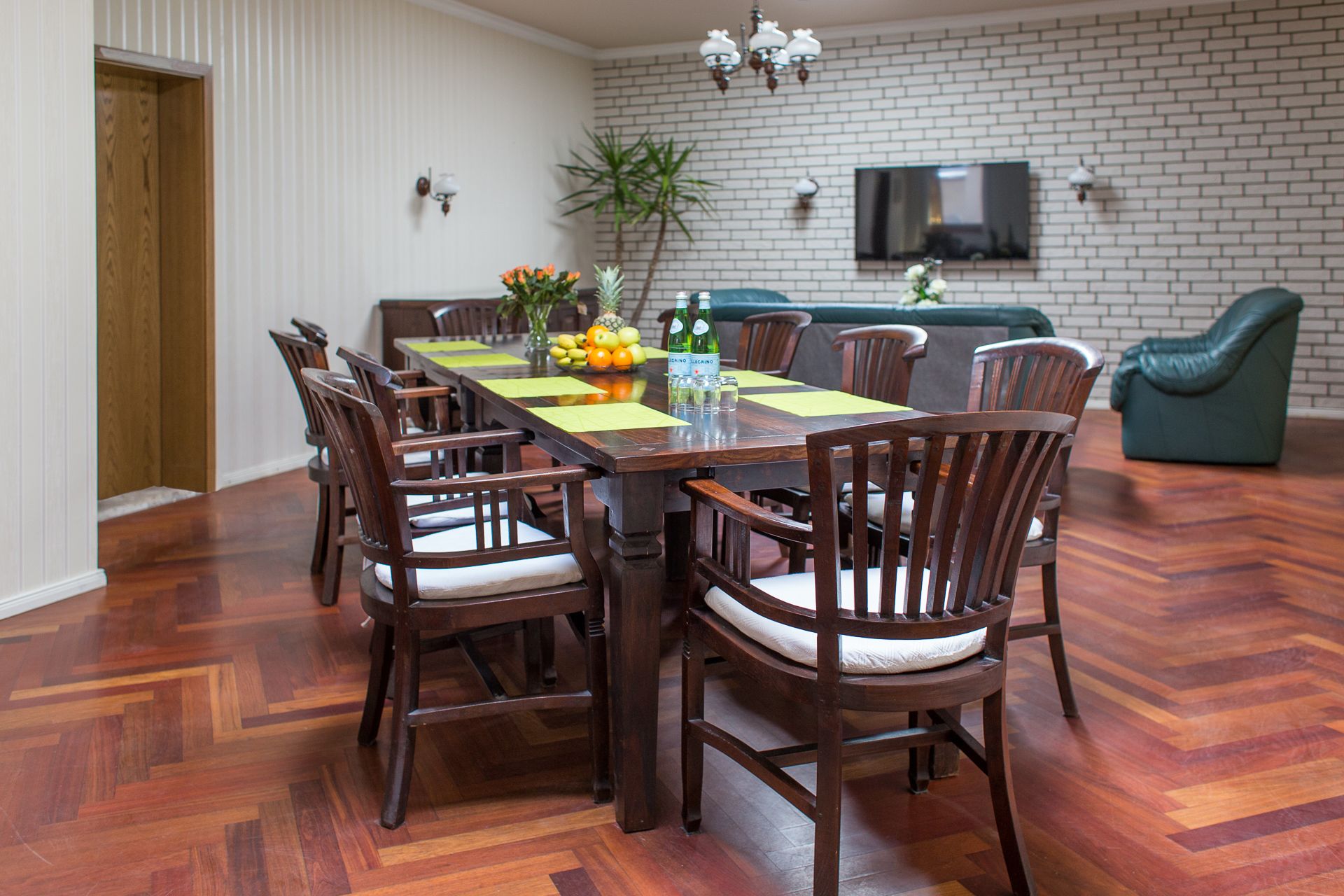 Holiday Home | In-room dining