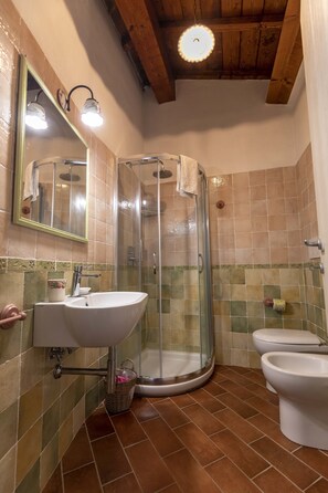 Double Room | Bathroom