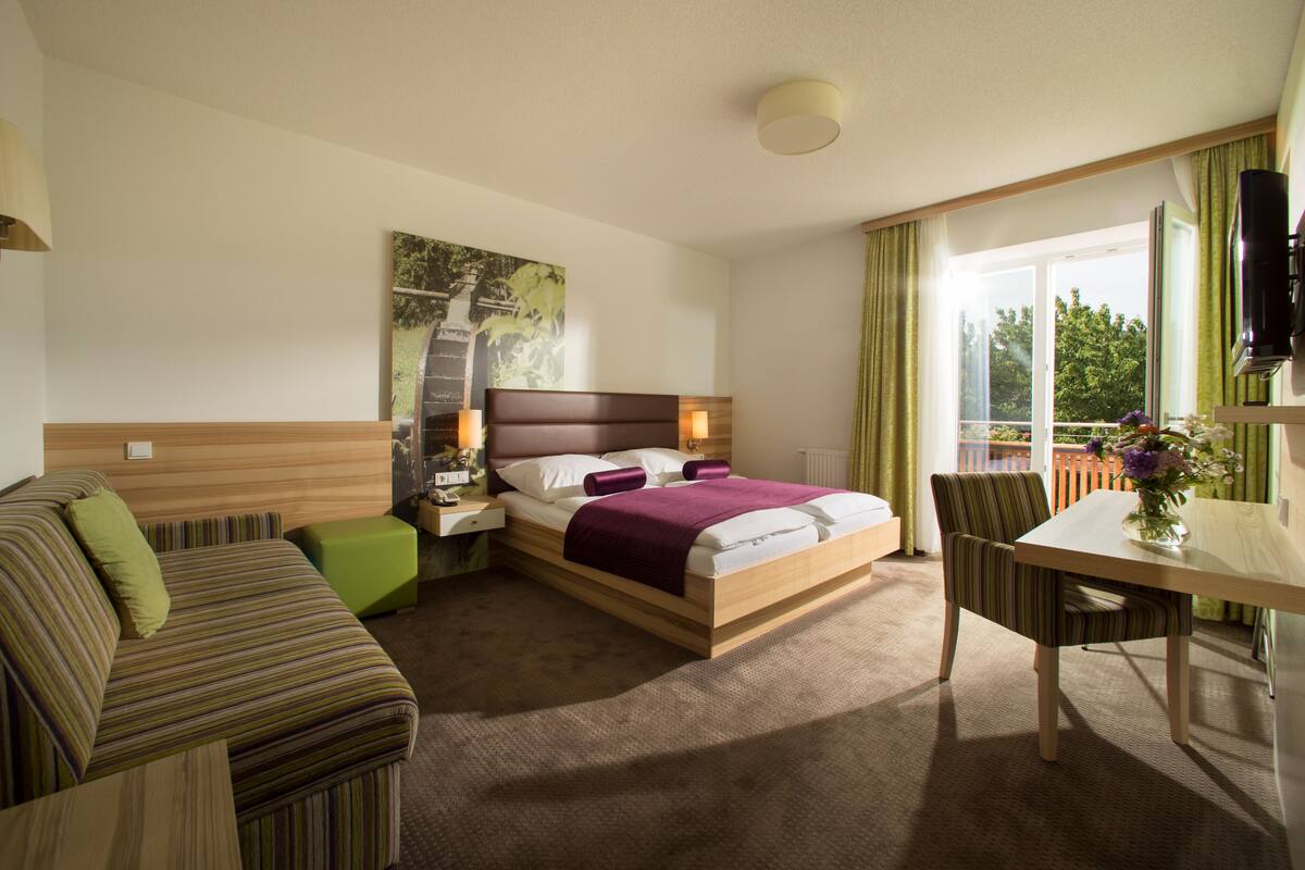 Double Room, Balcony | In-room safe, blackout curtains, rollaway beds, free WiFi