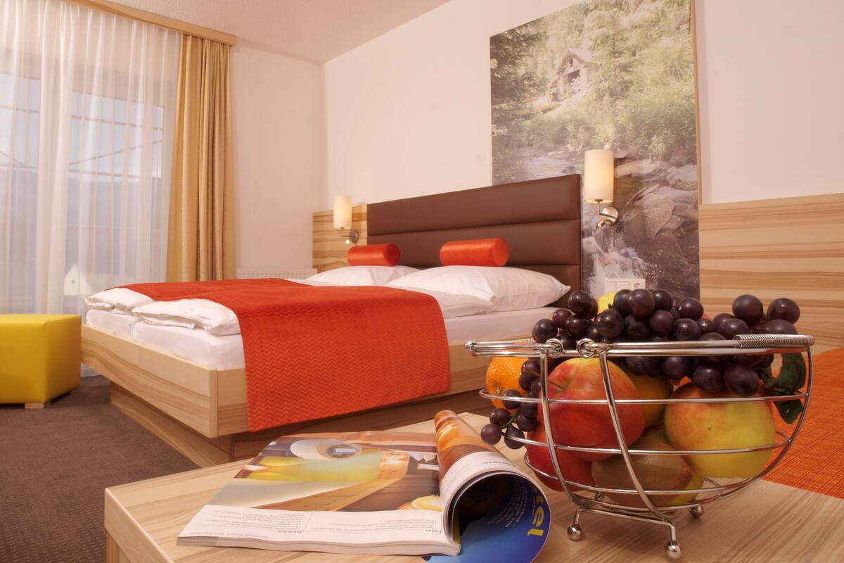 Single Room, Balcony | In-room safe, blackout curtains, rollaway beds, free WiFi