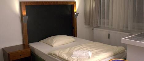 Bureau, chambres insonorisées, Wi-Fi gratuit, draps fournis